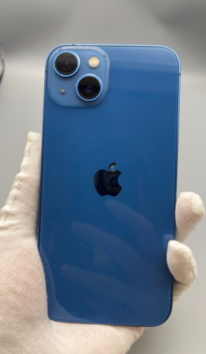 iPhone 13